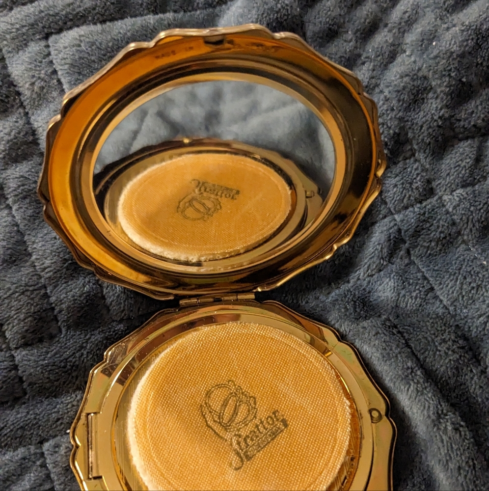 Stratton Compact Mirror - Picture 7 of 11